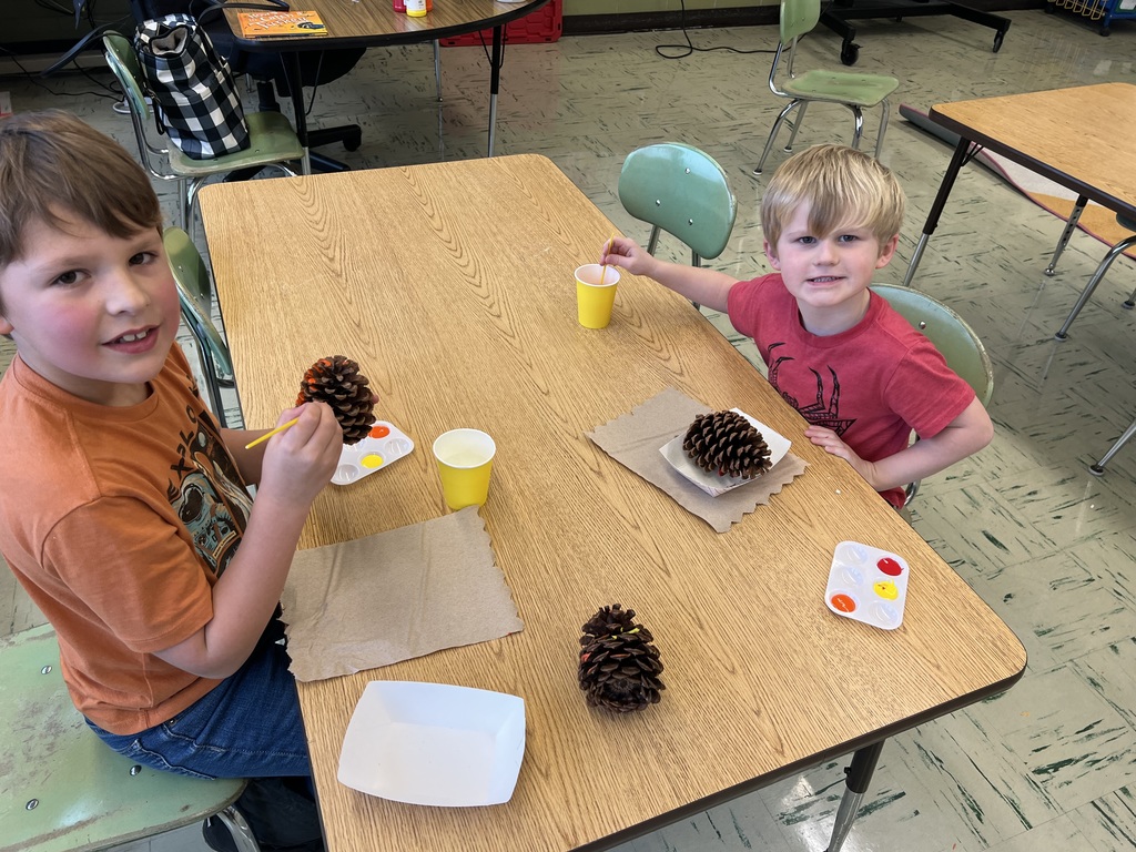 We had a fun November story and craft class. We read “How to Catch a Turkey” and made pinecone turkeys!   Happy Thanksgiving! 